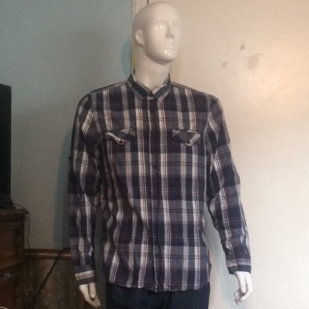 Long sleeve shirt.